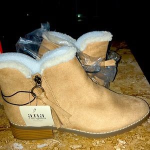 Memory foam boots Ana rolando camal brand new nwt size 9 women’s